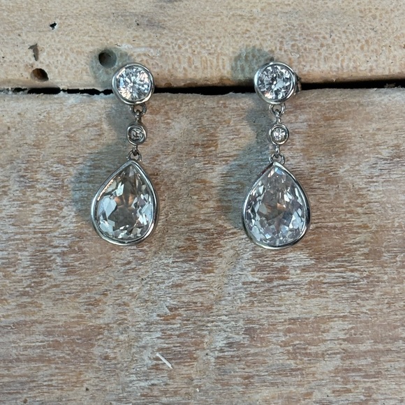 White Gemstone Dangle Earrings Made In 925 Sterling Silver. - Picture 2 of 3